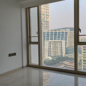 Room in 3 BHK Apartment at Lodha The Park, Century Mills – for Sale