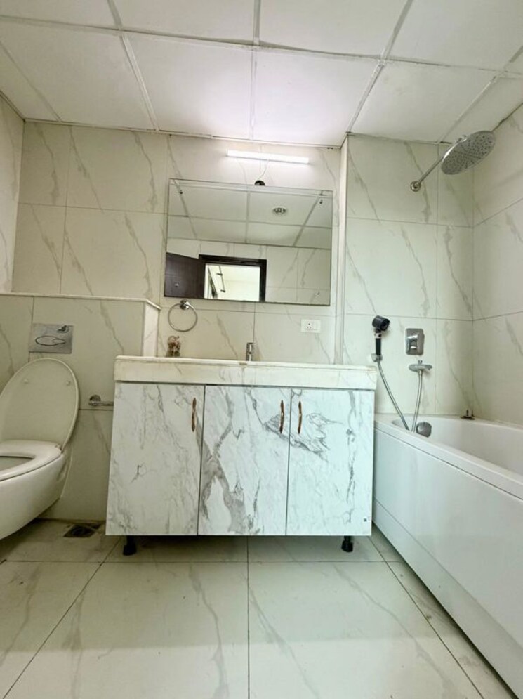 Bathroom, tata-primanti-tower-residences 4 Bedroom 3355 Sq.Ft. Apartment In Sector 72 Gurgaon 9847486