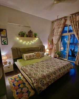 Bedroom in 3 BHK Apartment at Kalpataru Mugnus, Bandra East – for Rent