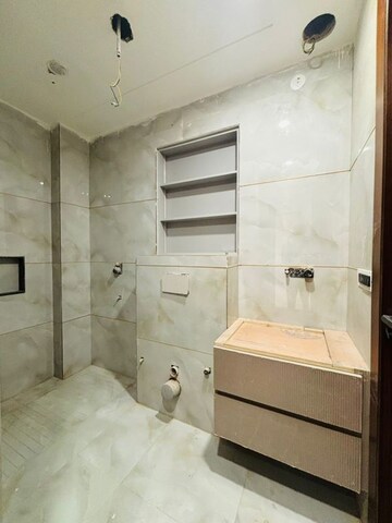 Bathroom in 3 BHK Builder Floor at BPTP Green Oaks, Sector 70a – for Sale