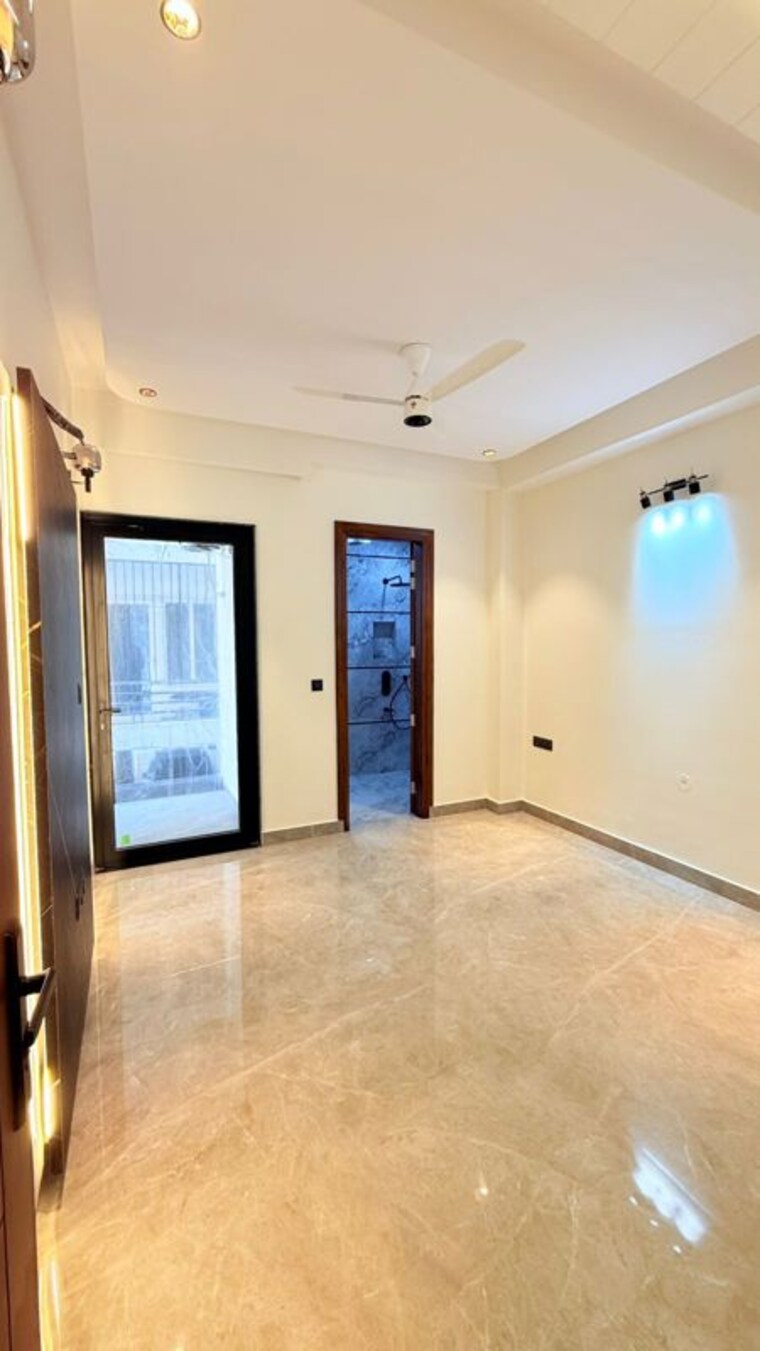 Room, bptp-green-oaks 3 Bedroom 180 Sq.Ft. Builder Floor In Sector 70a Gurgaon 9847540