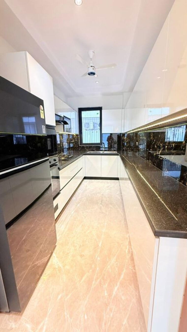 Kitchen, bptp-green-oaks 3 Bedroom 180 Sq.Ft. Builder Floor In Sector 70a Gurgaon 9847540