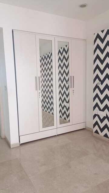 Room in 3 BHK Apartment at Lodha Fiorenza, Goregaon East – for Sale