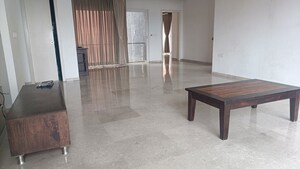 Room in 3 BHK Apartment at Lodha Fiorenza, Goregaon East – for Sale