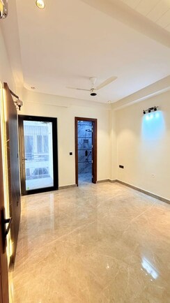 3 BHK + Servant Room Builder Floor For Sale in BPTP Astaire Gardens