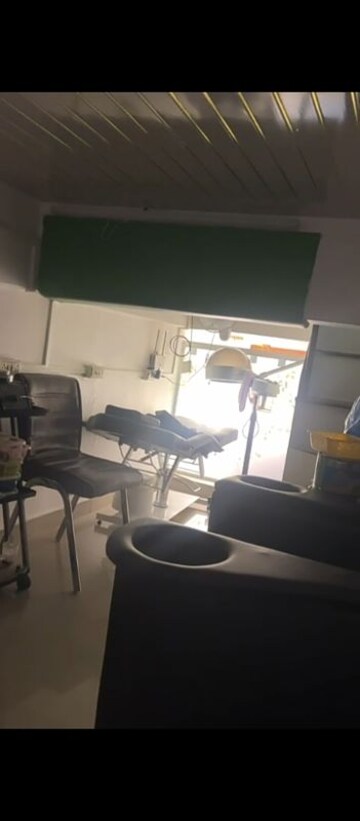 Team Area in  Shop at Matunga – for Rent