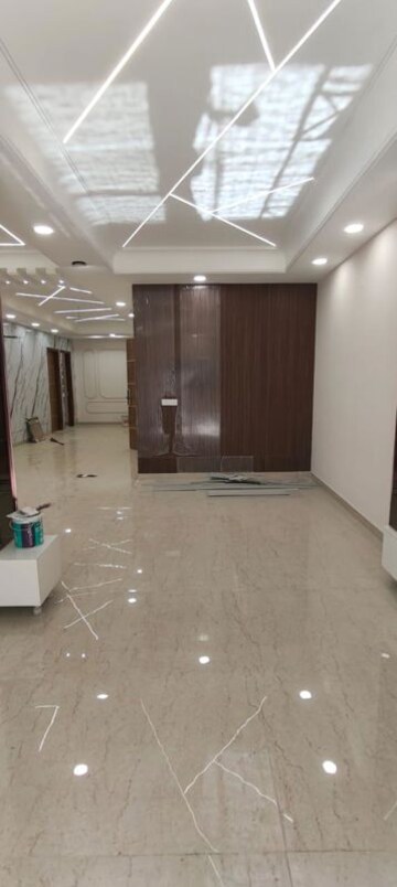 Room in 3 BHK Builder Floor at Kohli One Malibu Town Plot, Sector 47 – for Sale