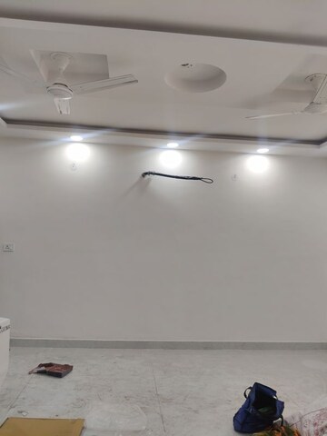 Furnished Amenities in 2 BHK Builder Floor at Govindpuri – for Sale