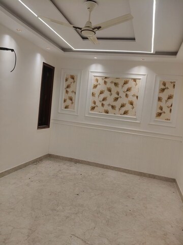 Room in 3 BHK Builder Floor at Govindpuri – for Sale