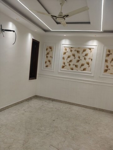 Room in 3 BHK Builder Floor at Govindpuri – for Sale