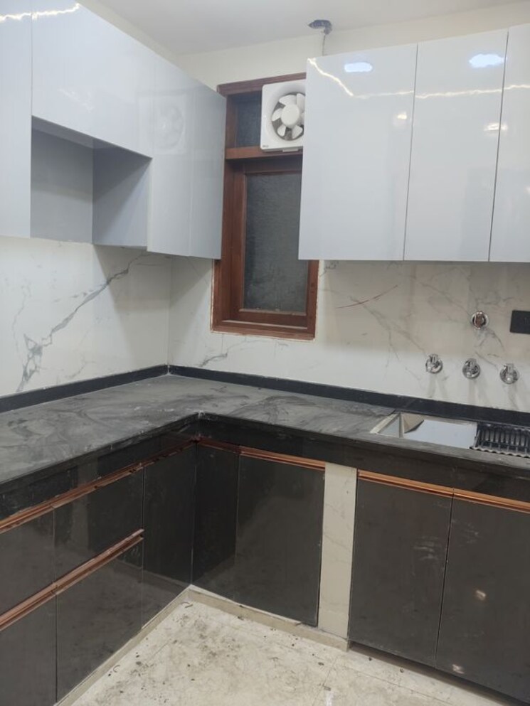 Kitchen, govindpuri 3 Bedroom 909 Sq.Ft. Builder Floor In Govindpuri Delhi 9847609