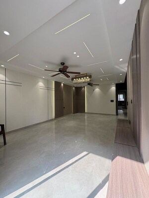 4 BHK Builder Floor For Sale in Shree Vardhman Nature Valley, Sector 70