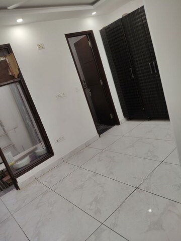 Furnished Amenities in 2 BHK Builder Floor at Govindpuri – for Sale