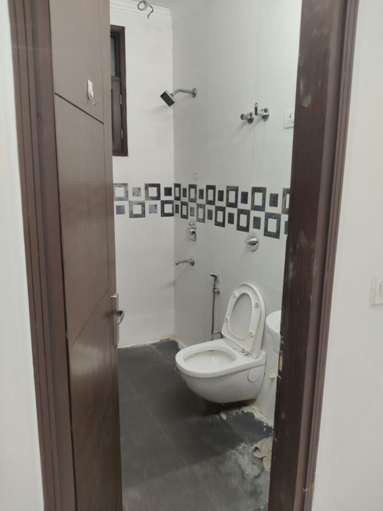 Bathroom, govindpuri 2 Bedroom 582 Sq.Ft. Builder Floor In Govindpuri Delhi 9847611