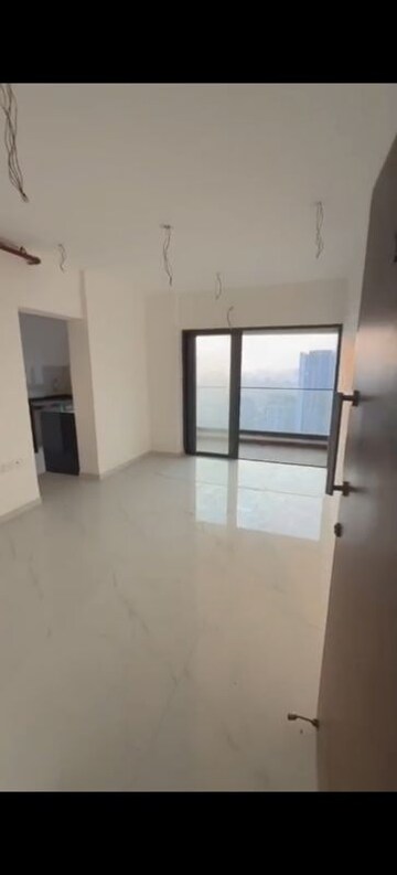 Room in 1 BHK Apartment at DGS Sheetal Lennie, Andheri West – for Sale