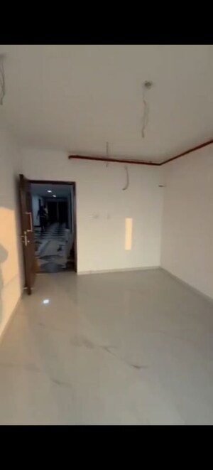 Room in 1 BHK Apartment at DGS Sheetal Lennie, Andheri West – for Sale