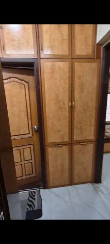 Furnished Amenities in 1 BHK Apartment at Trimurti Krupa Apartment, Vile Parle East – for Rent