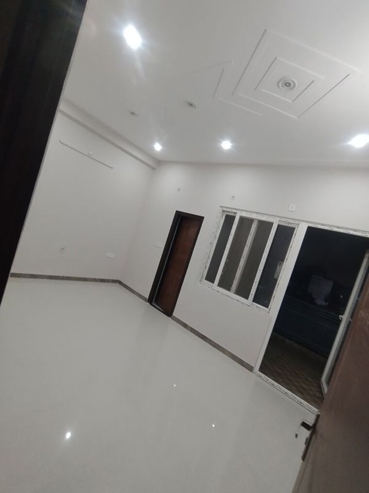 Room, gomti nagar 1.5 Bedroom 750 Sq.Ft. Independent House In Gomti Nagar Lucknow 9847638