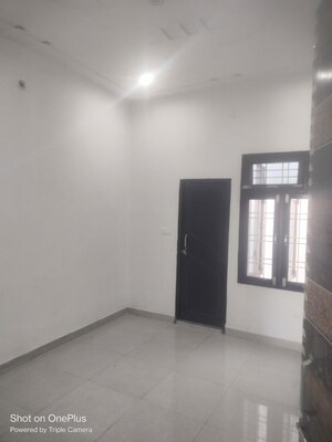 Room in 4 BHK Independent House at Modipuram – for Sale