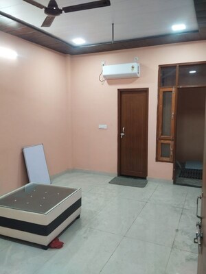Room in 2 BHK Independent House at Gomti Nagar – for Rent