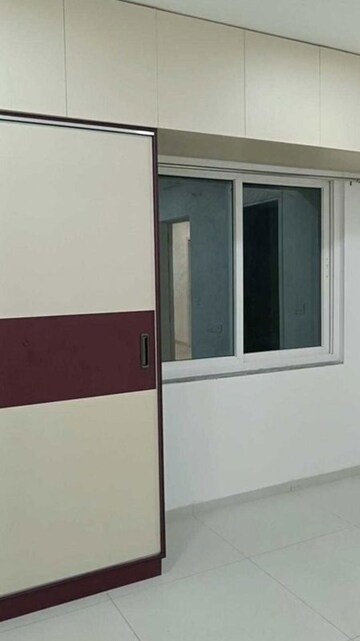 Room in 3 BHK Apartment at Jayabheri The Nirvana, Gopanpally – for Rent