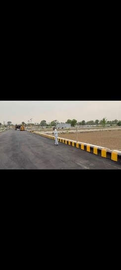 Plot For Sale in Unitech Unihomes 3
