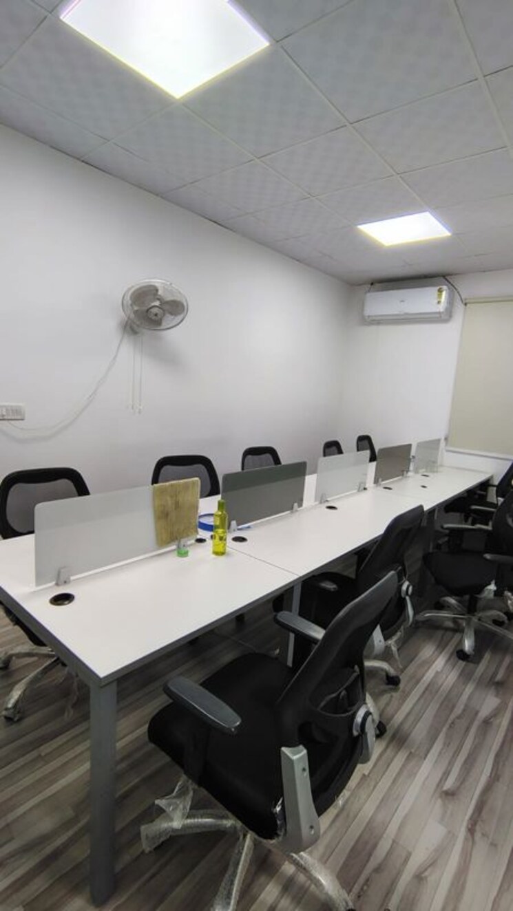 Team Area, klj-noida-one Commercial Office Space 1800 Sq.Ft. In Sector 62 Noida 9847679