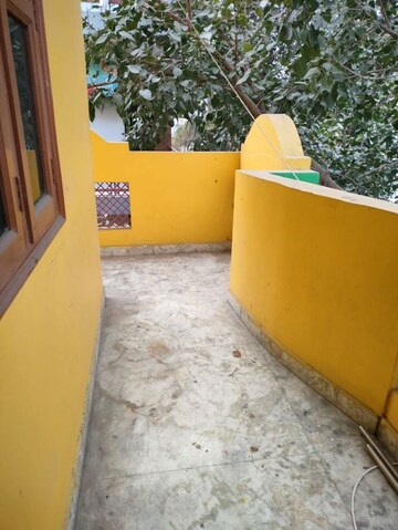 Furnished Amenities in 2 BHK Independent House at New Colony – for Rent