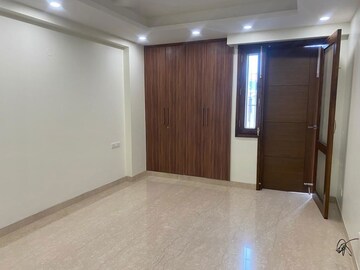 Room in 3 BHK Builder Floor at Greater Kailash I – for Rent