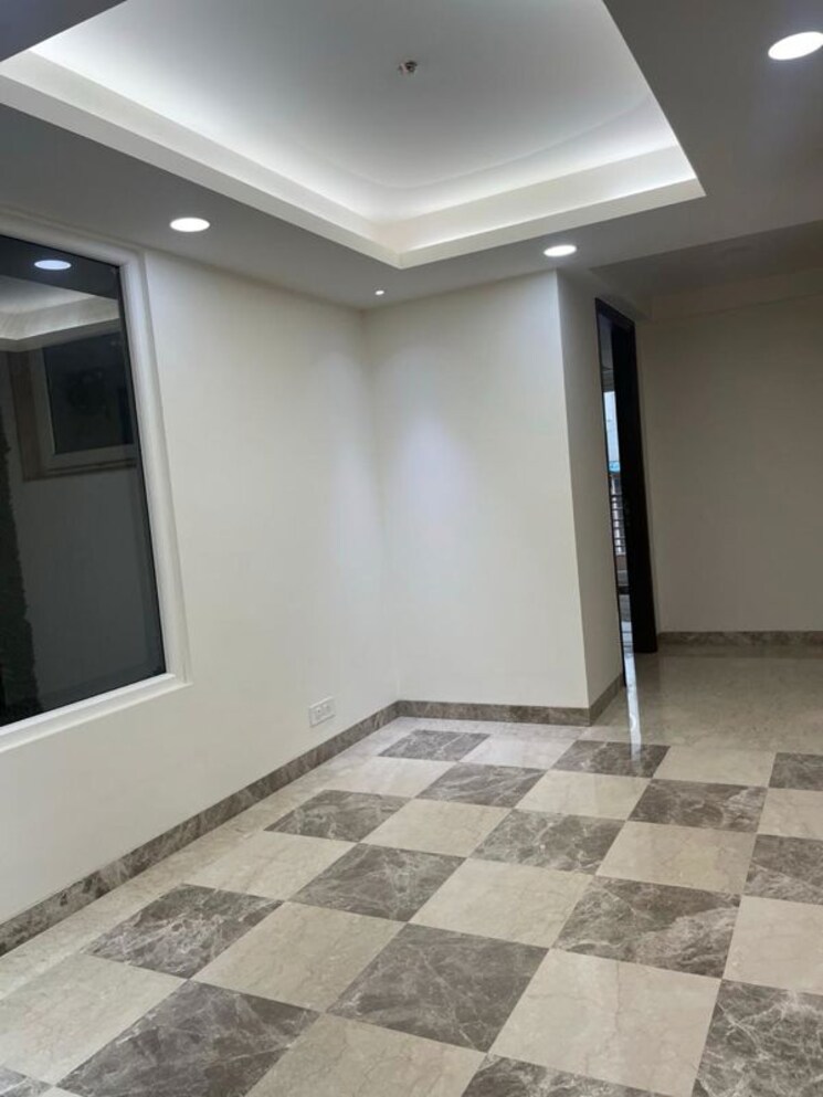 Room, navjeevan vihar 3 Bedroom 250 Sq.Yd. Builder Floor In Navjeevan Vihar Delhi 9847718