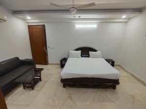 Team Area in 4 BHK Builder Floor at South Extension I – for Rent