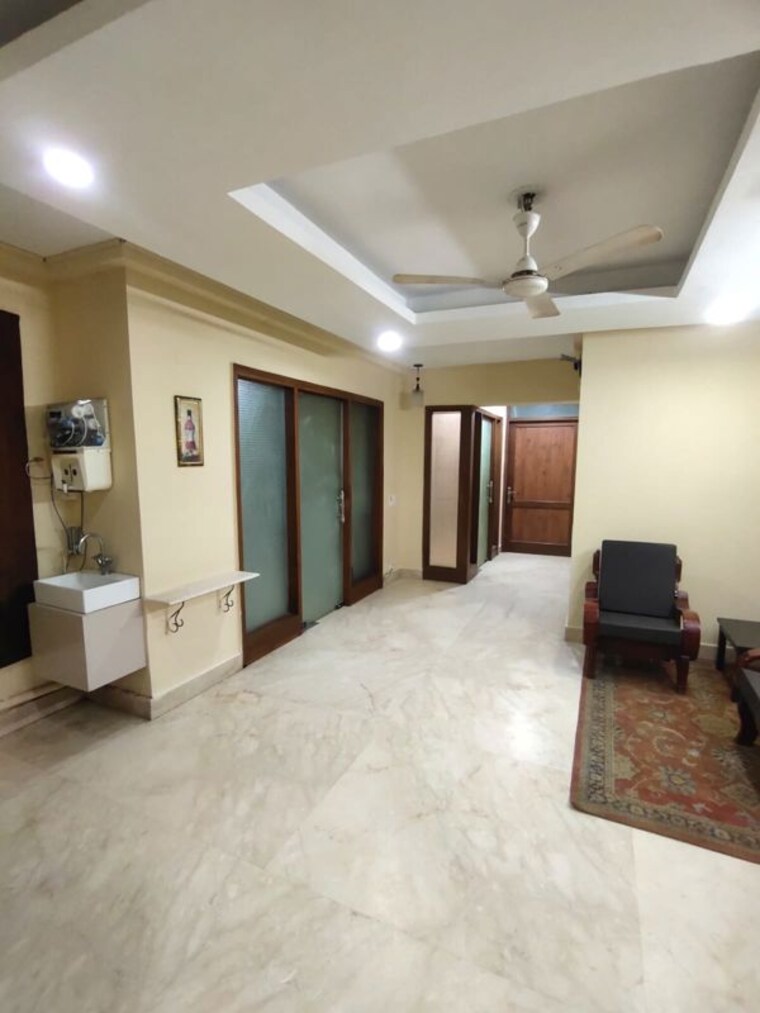 Bedroom, south extension i 4 Bedroom 300 Sq.Yd. Builder Floor In South Extension I Delhi 9847722