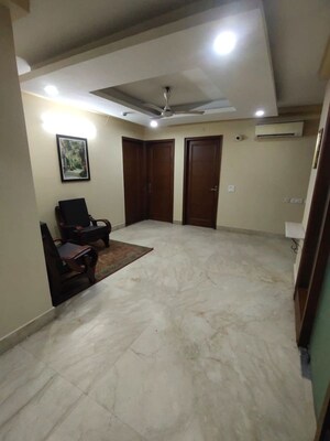 Room in 4 BHK Builder Floor at South Extension I – for Rent