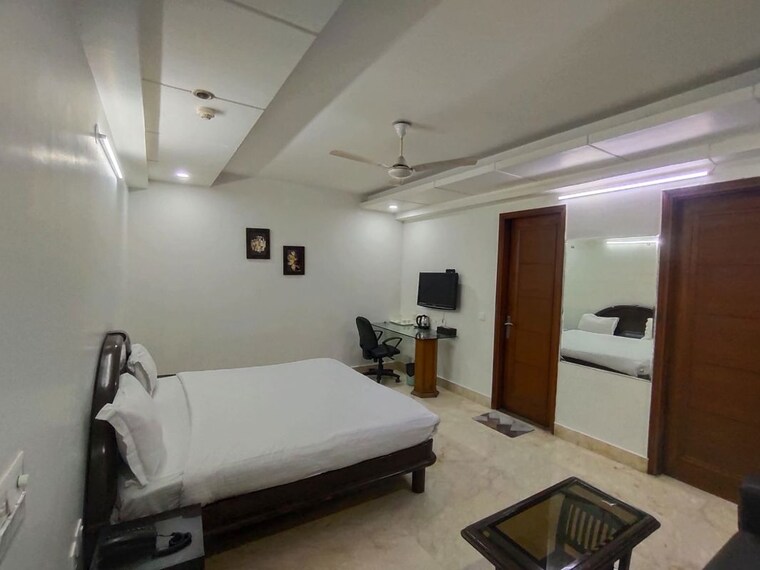 Kitchen, south extension i 4 Bedroom 300 Sq.Yd. Builder Floor In South Extension I Delhi 9847722