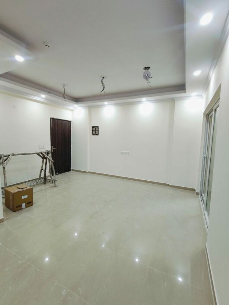 Room, elegant-splendour 3 Bedroom 1619 Sq.Ft. Apartment In Tech Zone 4 Greater Noida Greater Noida 9370005