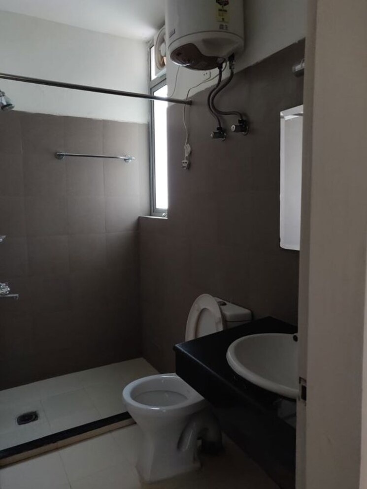 Bathroom, pioneer-park-araya 3 Bedroom 3858 Sq.Ft. Apartment In Sector 61 Gurgaon 9847777