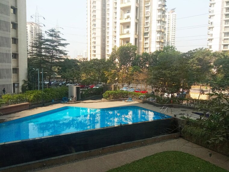 Swimming Pool, lodha-casa-viva 2 Bedroom 677 Sq.Ft. Apartment In Majiwada Thane 9847820