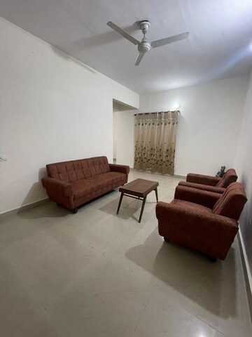 Living Room in 3 BHK Apartment at Gomti Nagar – for Rent