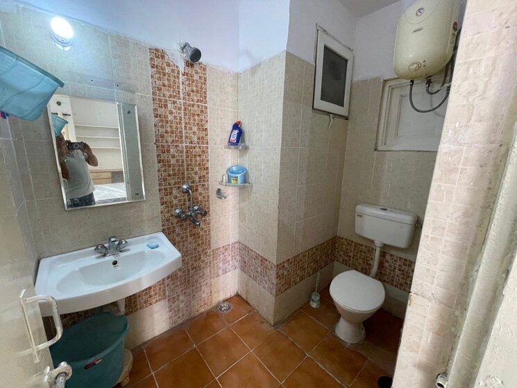 Bathroom, gomti nagar 3 Bedroom 1500 Sq.Ft. Apartment In Gomti Nagar Lucknow 9847831