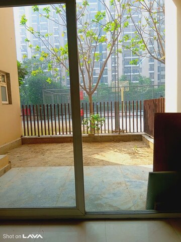 Room in 2 BHK Apartment at Ace Divino, Sector 1 Greater Noida – for Rent