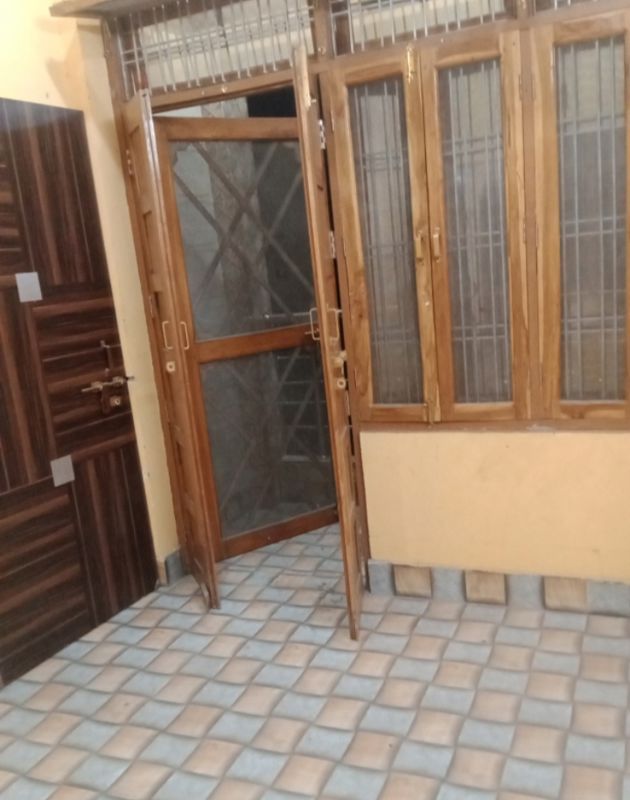 1 BHK + Study Room Villa For Rent in Aliganj