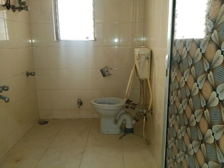 Bathroom, kanti park 2 Bedroom 750 Sq.Ft. Apartment In Kanti Park Mumbai 9784173