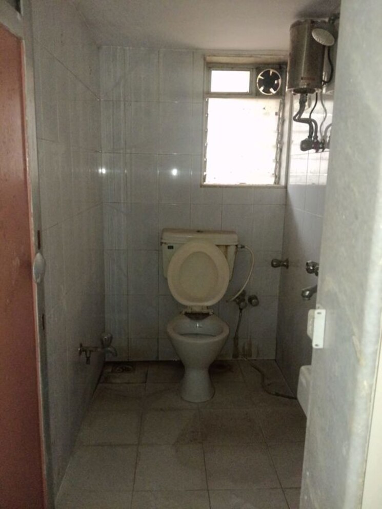Bathroom, kanti park 2 Bedroom 750 Sq.Ft. Apartment In Kanti Park Mumbai 9784173