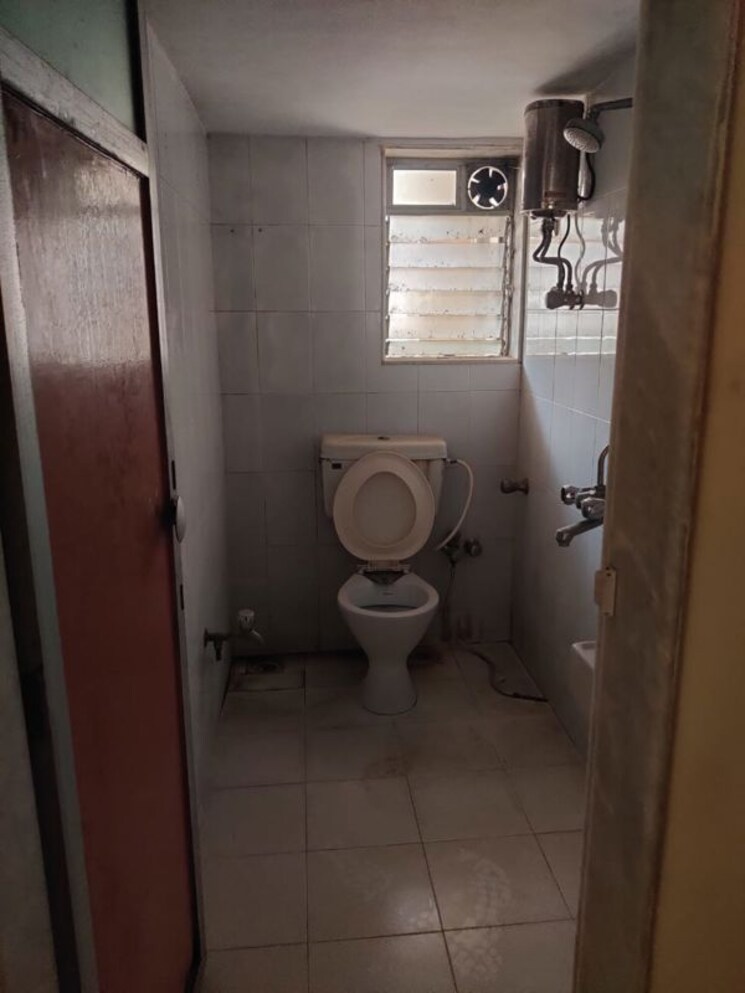 Bathroom, kanti park 2 Bedroom 750 Sq.Ft. Apartment In Kanti Park Mumbai 9784173