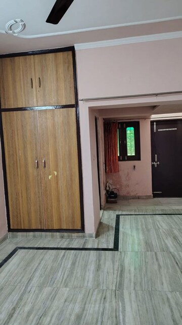 Room in 2 BHK Apartment at Shatabdi Vihar, Sector 52 – for Rent