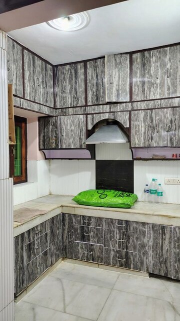 Furnished Amenities in 2 BHK Apartment at Shatabdi Vihar, Sector 52 – for Rent