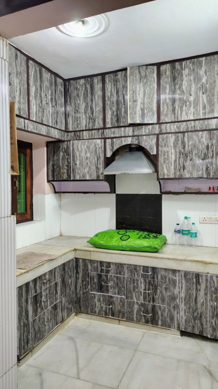 undefined, shatabdi-vihar 2 Bedroom 950 Sq.Ft. Apartment In Sector 52 Noida 9847920