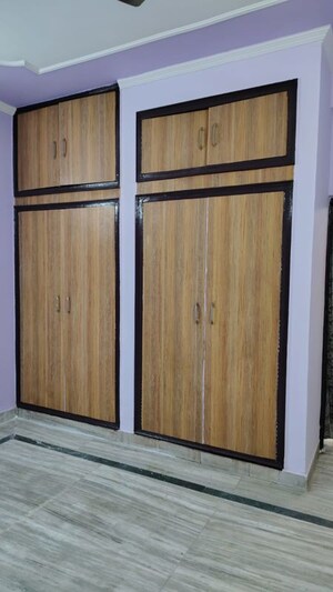 Furnished Amenities in 2 BHK Apartment at Shatabdi Vihar, Sector 52 – for Rent