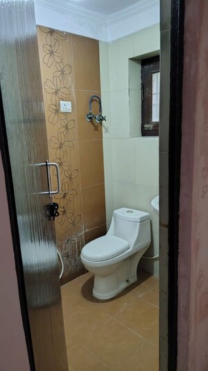 Bathroom in 2 BHK Apartment at Shatabdi Vihar, Sector 52 – for Rent