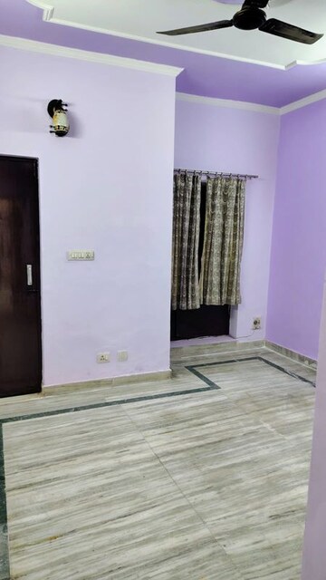 Room in 2 BHK Apartment at Shatabdi Vihar, Sector 52 – for Rent